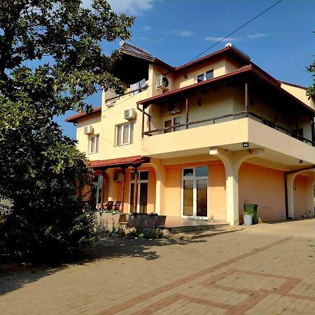 Shale Apartments And Rooms Gewgelija Zewnętrze zdjęcie