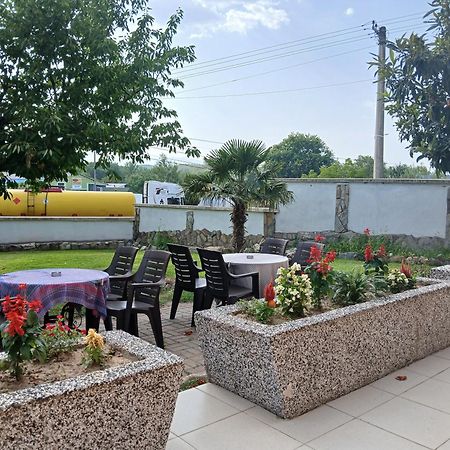 Shale Apartments And Rooms Gewgelija Zewnętrze zdjęcie