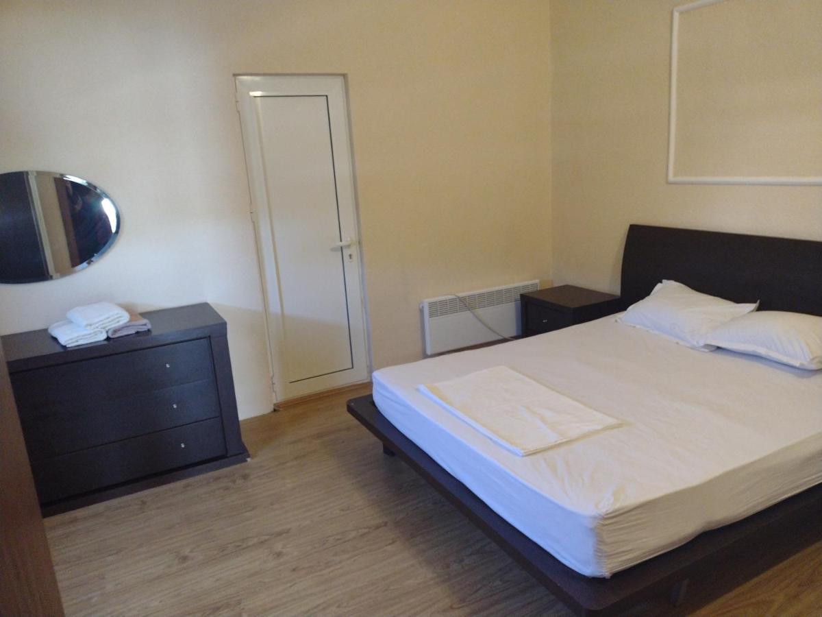 Shale Apartments And Rooms Gewgelija Zewnętrze zdjęcie