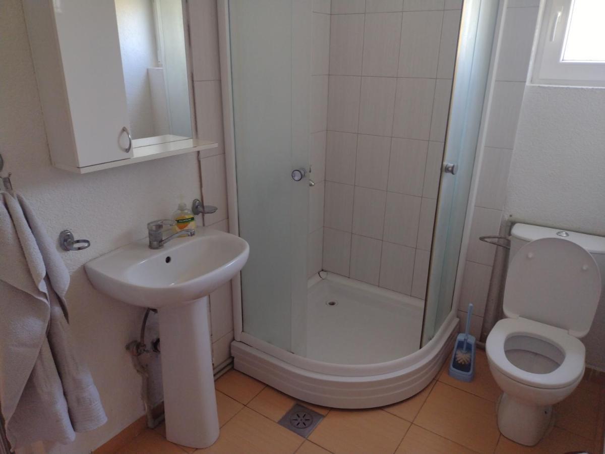 Shale Apartments And Rooms Gewgelija Zewnętrze zdjęcie