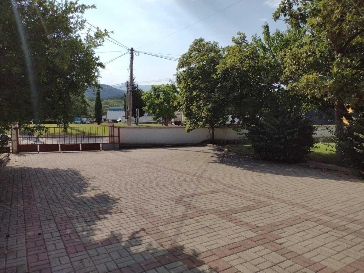 Shale Apartments And Rooms Gewgelija Zewnętrze zdjęcie
