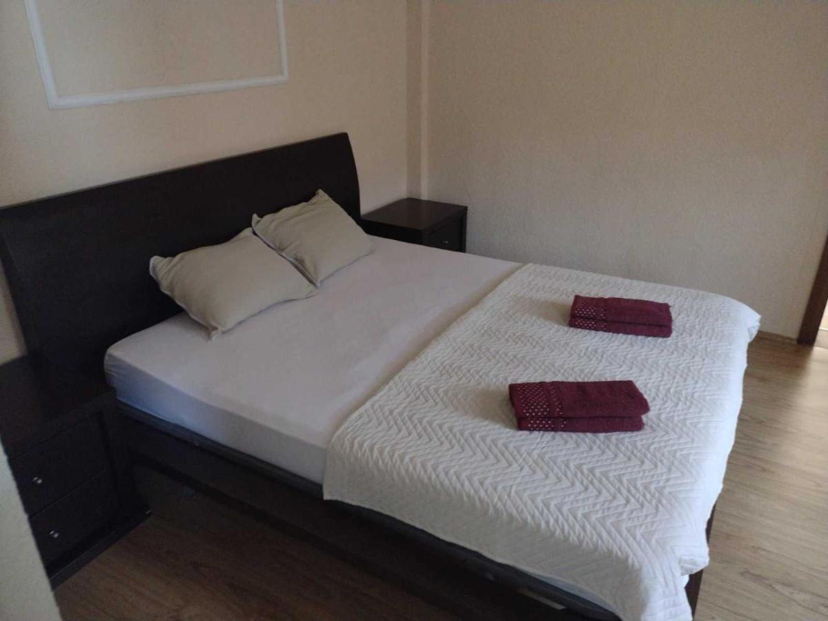 Shale Apartments And Rooms Gewgelija Zewnętrze zdjęcie