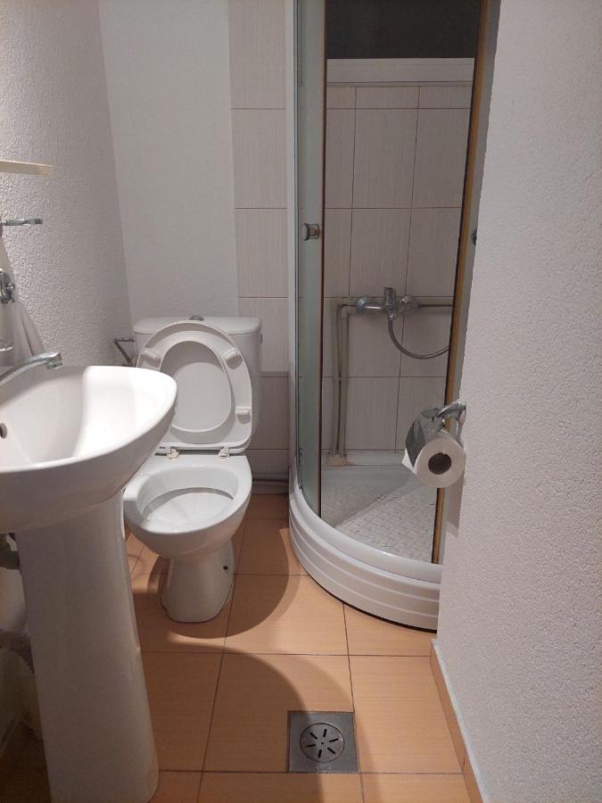 Shale Apartments And Rooms Gewgelija Zewnętrze zdjęcie
