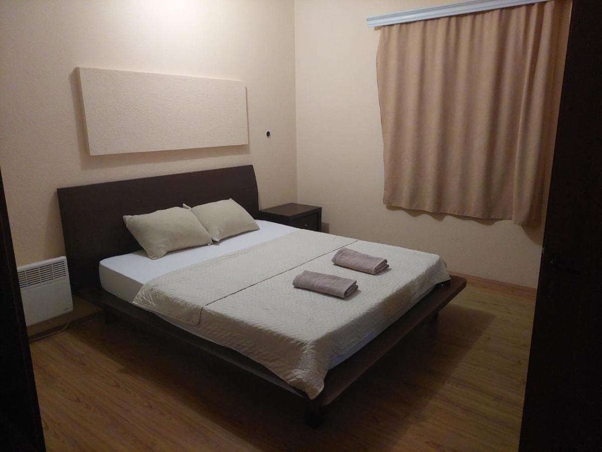 Shale Apartments And Rooms Gewgelija Zewnętrze zdjęcie