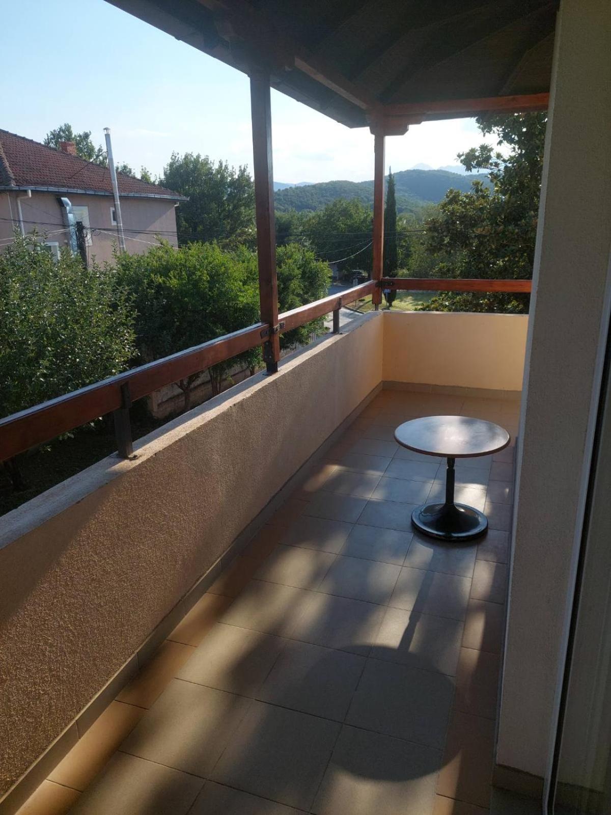 Shale Apartments And Rooms Gewgelija Zewnętrze zdjęcie