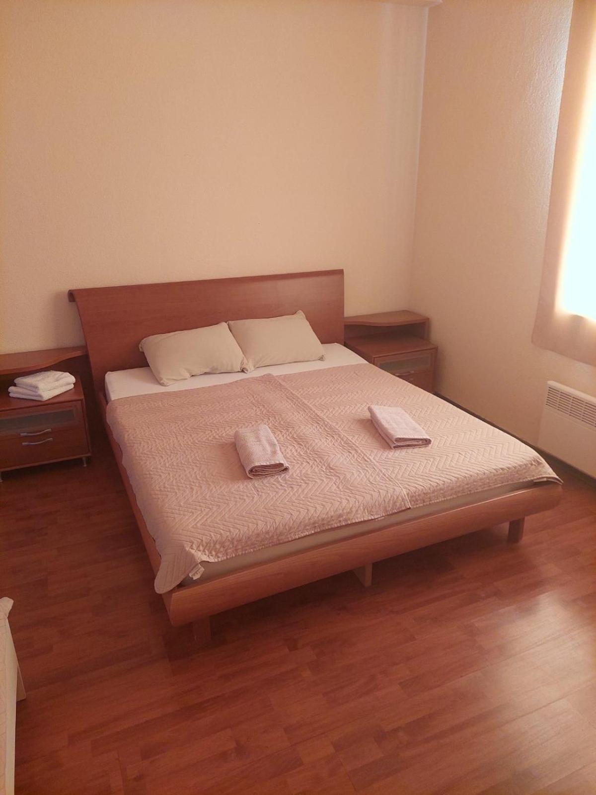 Shale Apartments And Rooms Gewgelija Zewnętrze zdjęcie
